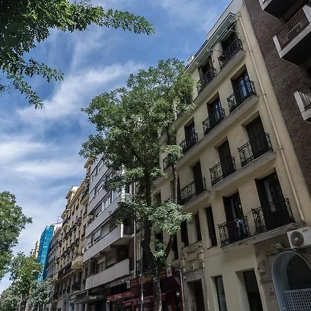 Homeclub Moderno Bajo Andres Mellado I Madrid Exterior photo